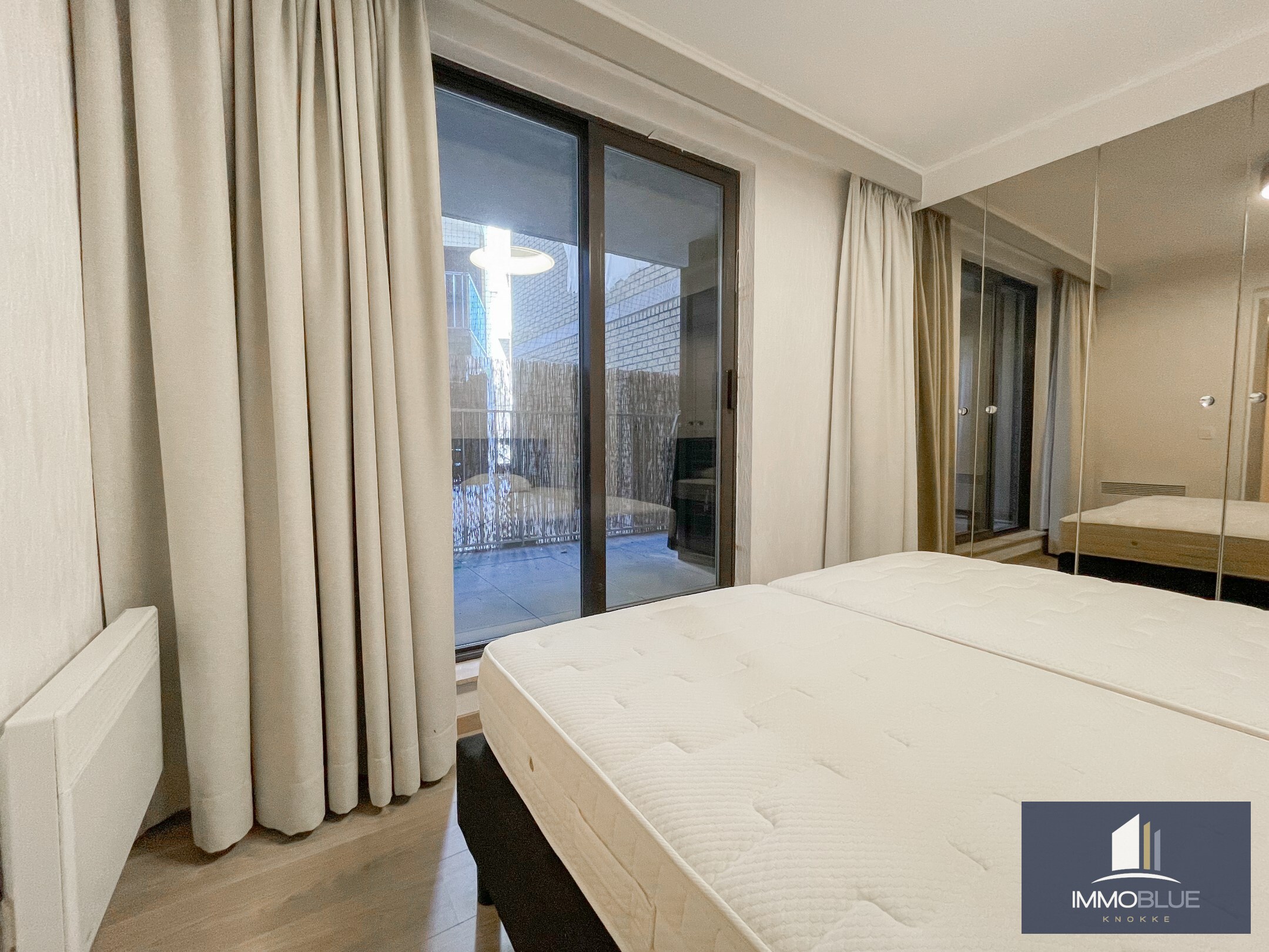 Appartement prêt à emménager situé sur la Place du Phare. 