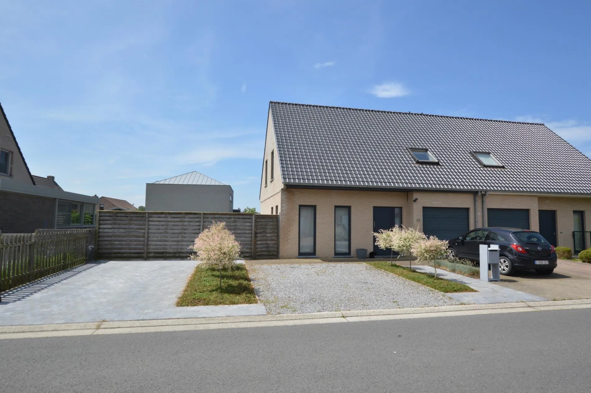 Recente gezinswoning in rustige verkaveling