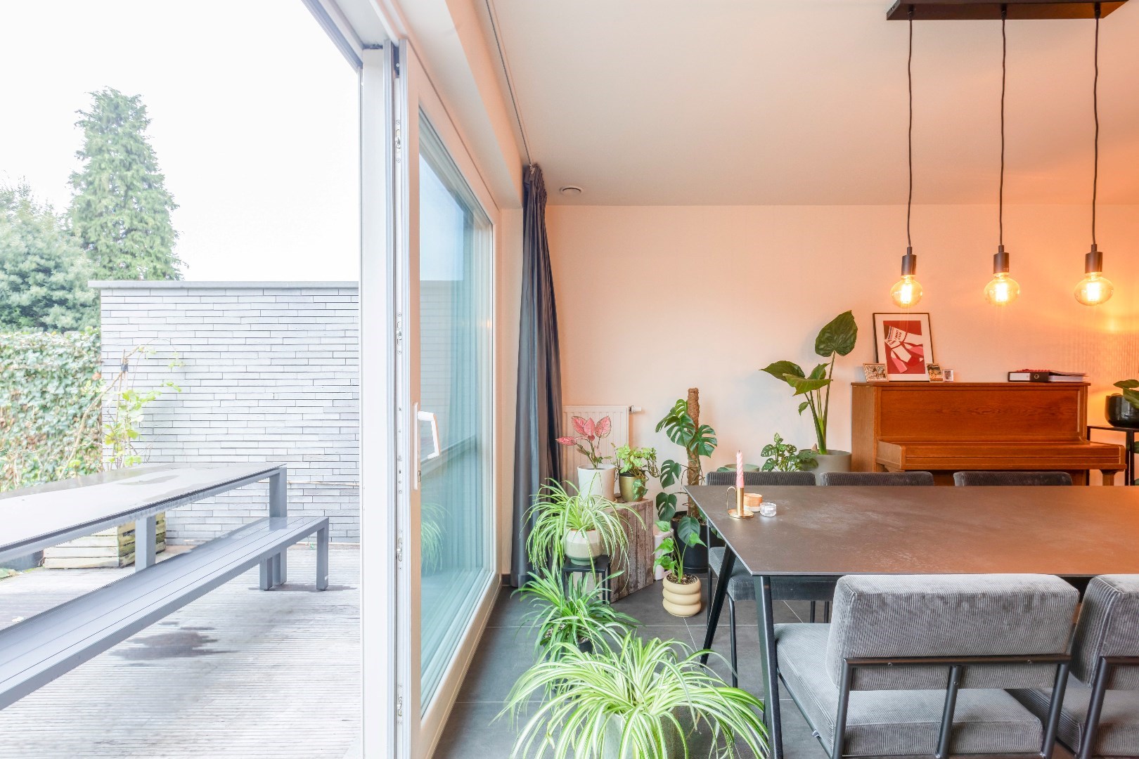 Instapklare  energiezuinige woning met tuin en parking 