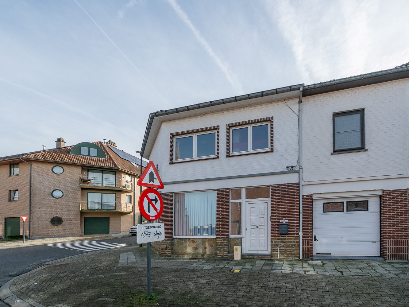 Veelzijdig hoekpand in het centrum van Schepdaal 