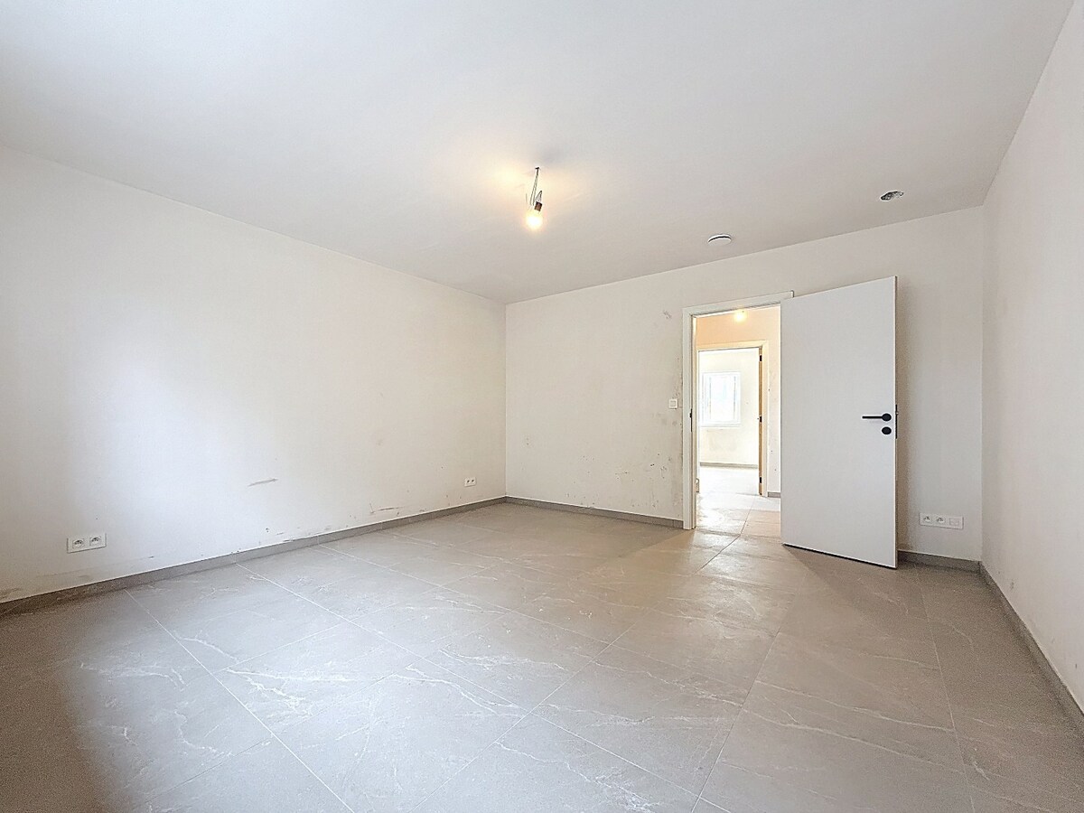 Tiptop afgewerkte nieuwbouw BEN-woning te St-L-Houtem, 6% BTW mogelijk 