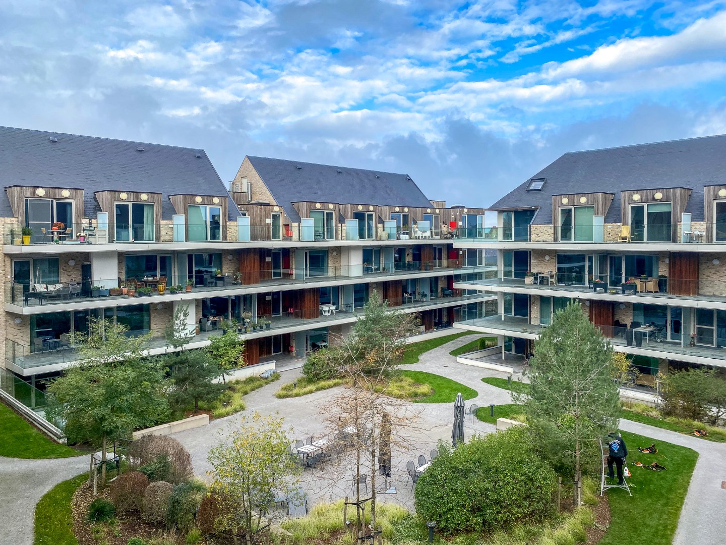 Uiterst goed onderhouden assistentieflat (55m² + 11m² terras) met 1 slaapkamer te Nieuwpoort. 