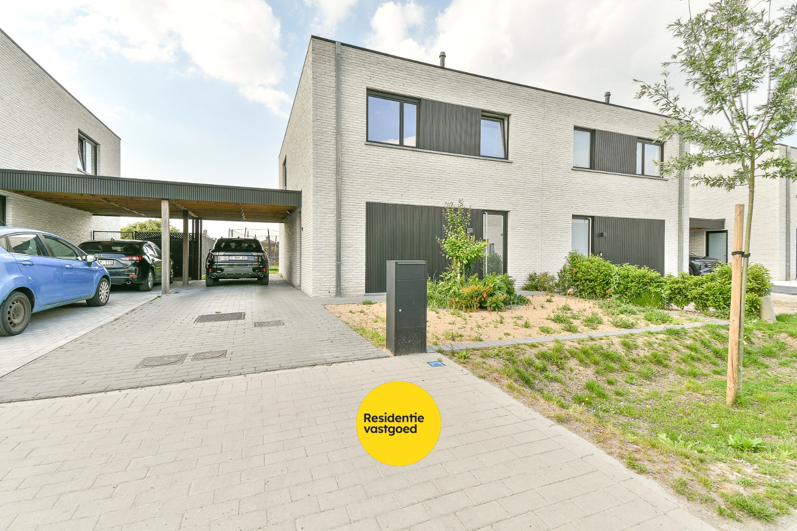 Halfopen nieuwbouwwoning in Eernegem met tuin en 3 slaapkamers 