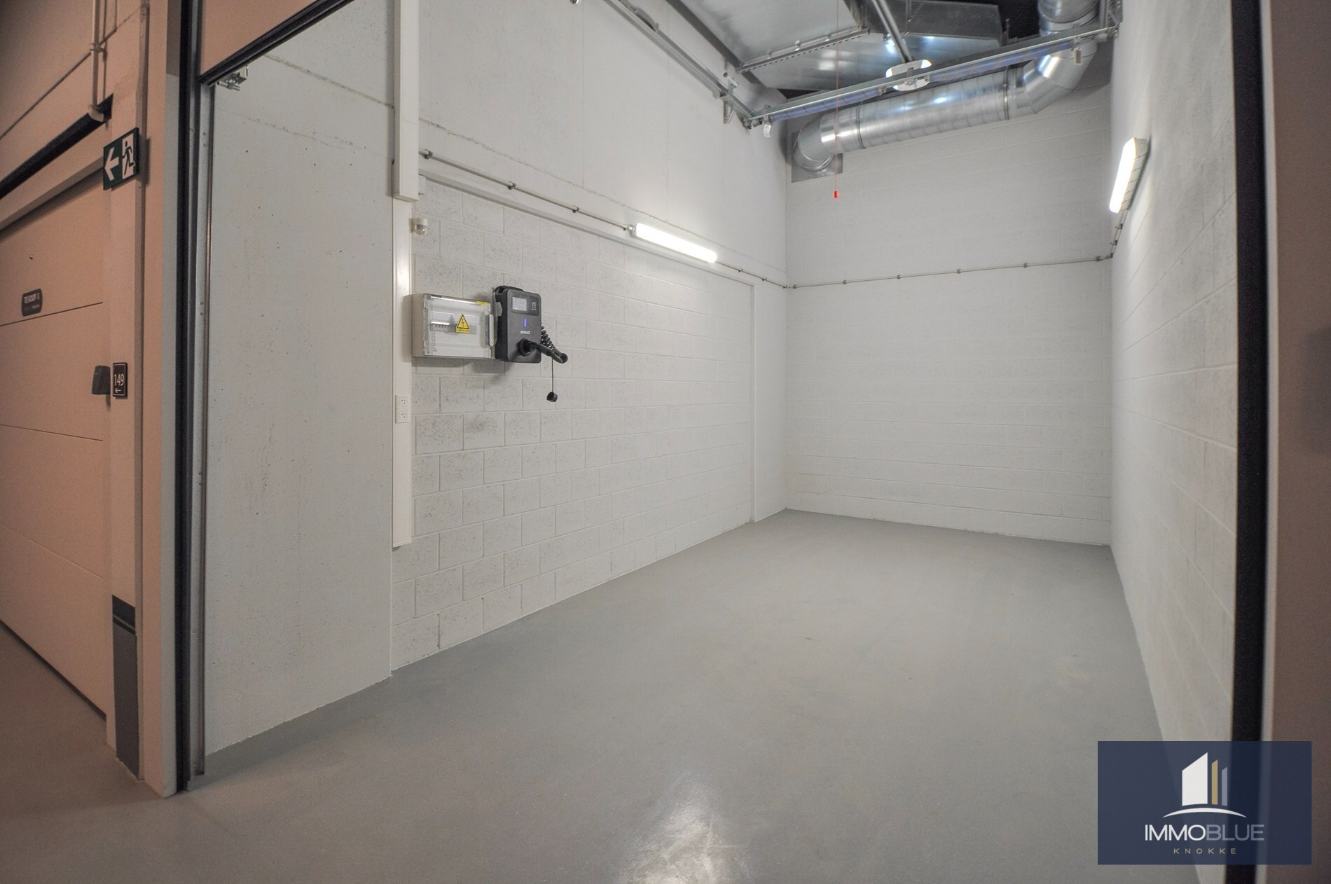 Royale garagebox gelegen in het Zoute. 