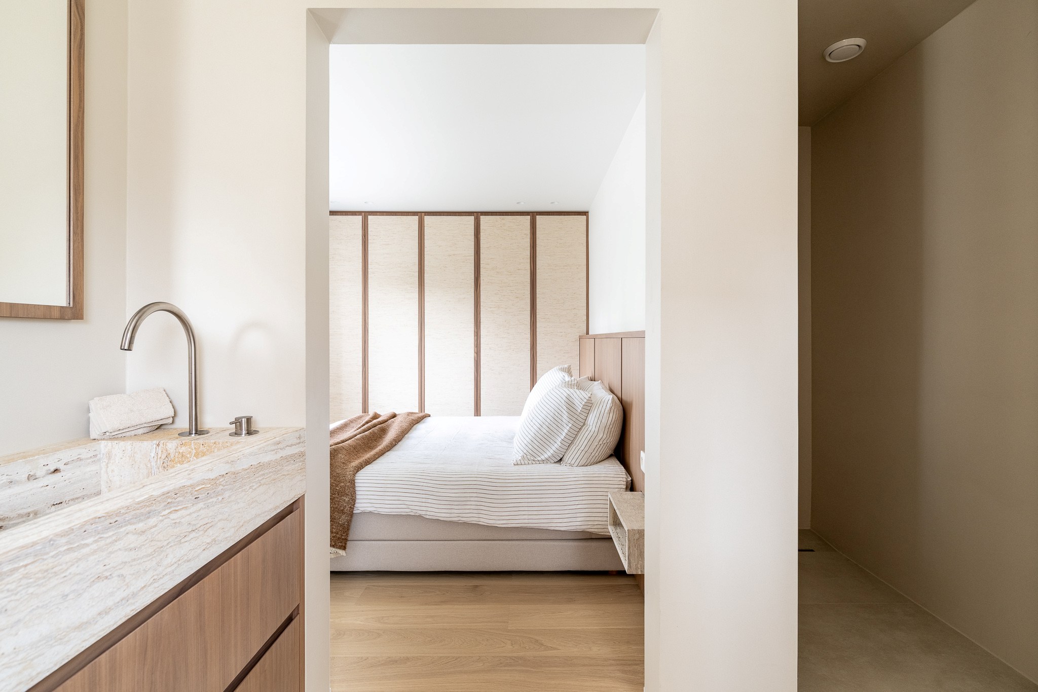 Très luxueuse et charmante villa jumelée rénovée, située à proximité du centre commercial de Knokke. 