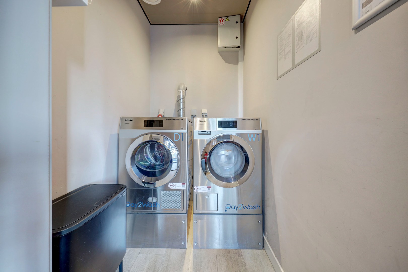 Energiezuinig en instapklare studio met energielabel A, moderne keuken en badkamer en uitzicht op de skyline van Rotterdam. 