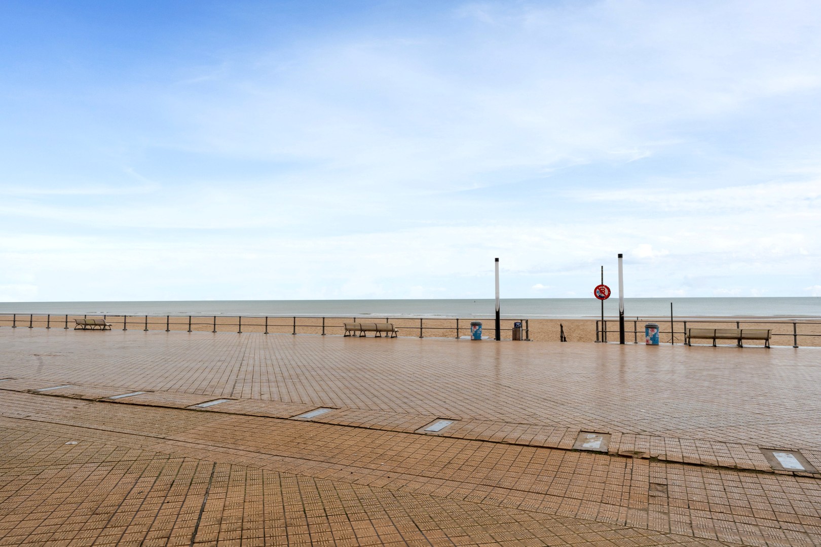 STUDIO MET ZIJDELINGS ZEEZICHT EN TERRASJE OP TOPLIGGING 