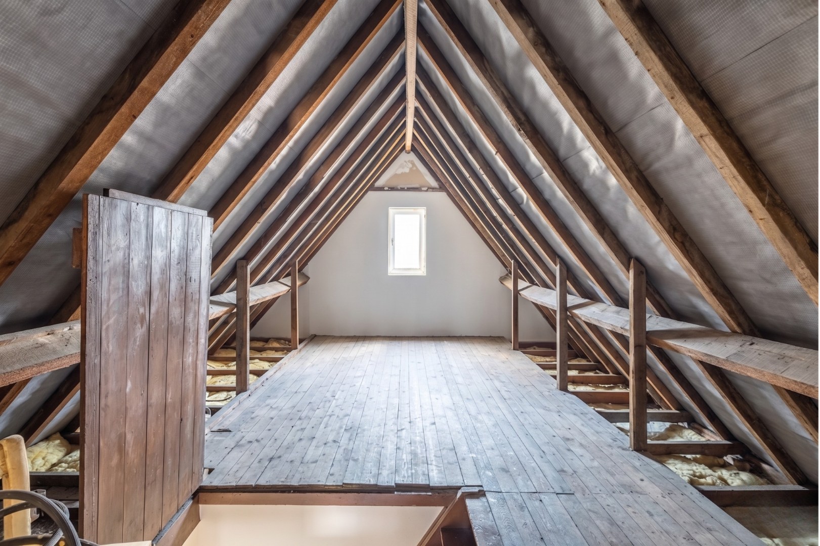 Authentieke woning met zonnige tuin en garage op gegeerde ligging te Knokke 