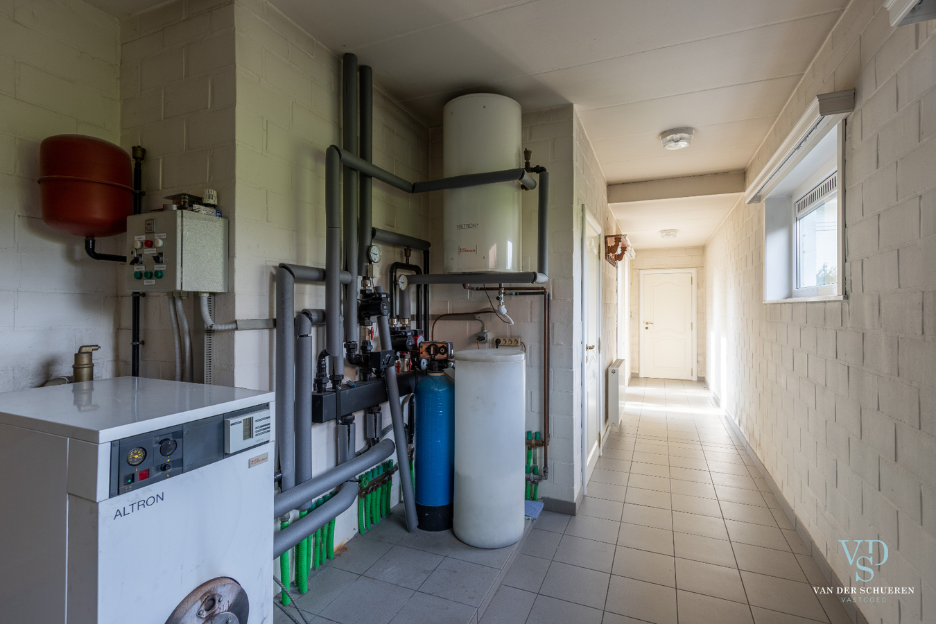 Lichtrijke, stijlvolle villa  (EPC van 254 !). 