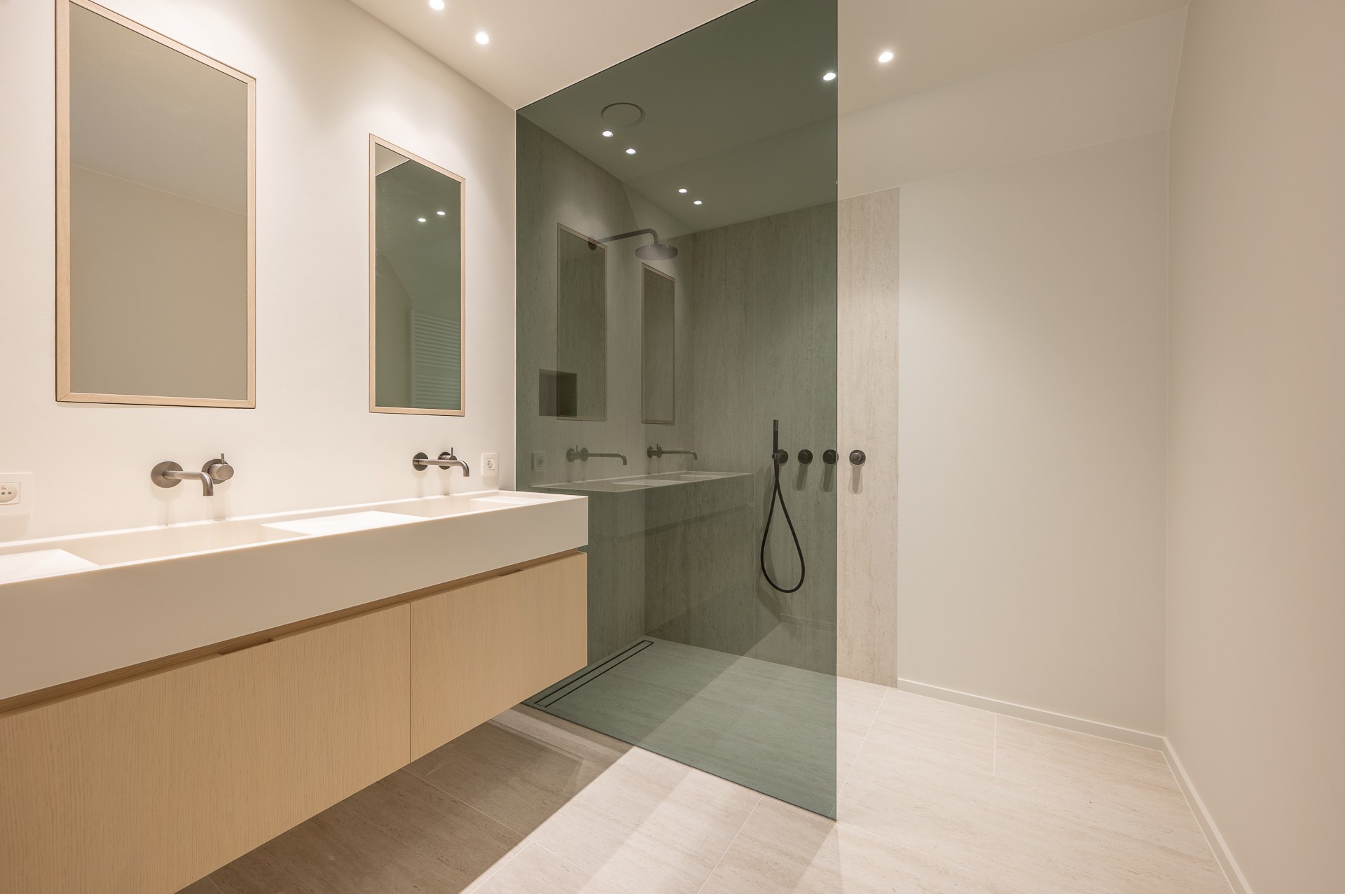 Luxueuze volledig afgewerkte nieuwbouwvilla gelegen aan de rand van het Zoute. 