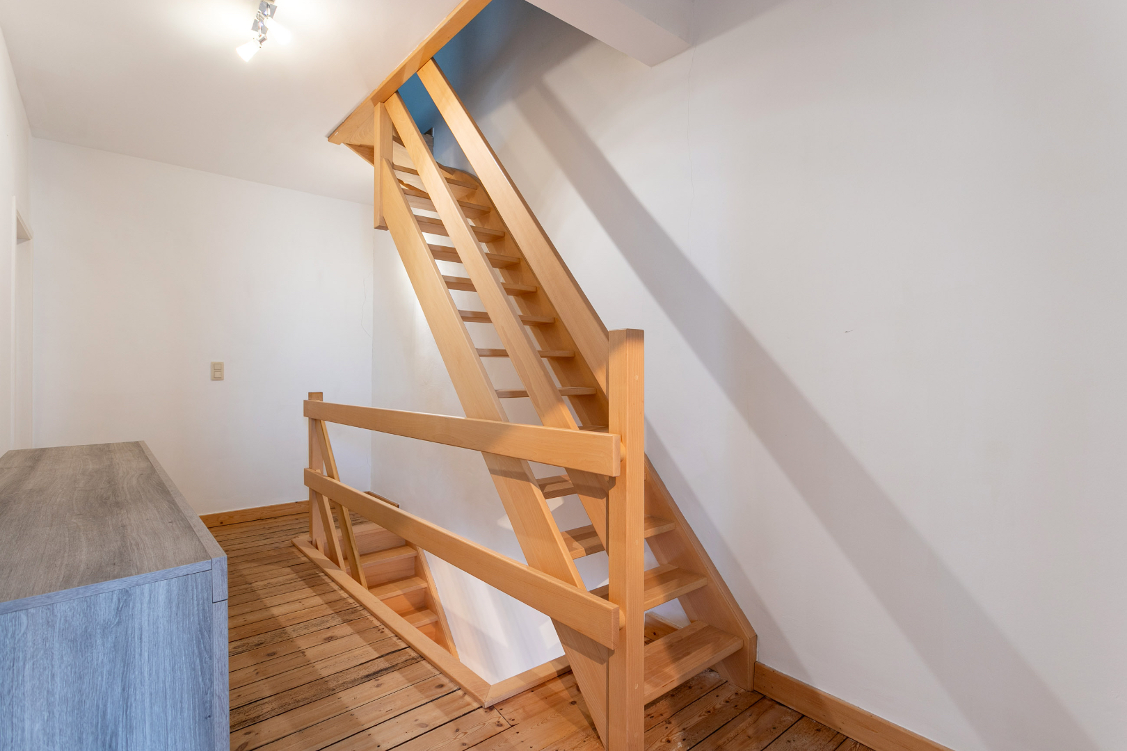 Instapklare woning (EPC B) met 3 slpk, 2 badk en terras te Halle (nabij station) 
