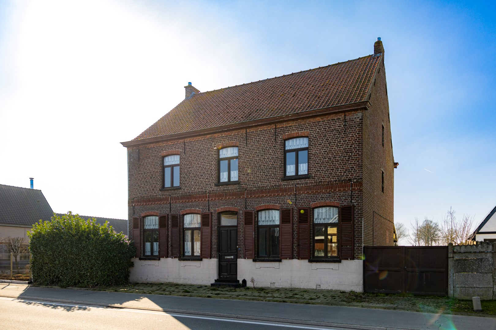 Te renoveren / herop te bouwen pand op 1.041 m² met zicht op achterliggende weilanden te Ronsele 