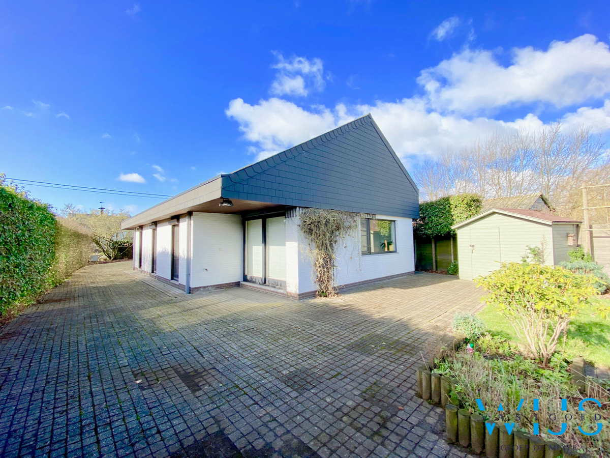 Instapklaar stijlvol woonhuis met leuke tuin te Assenede ! 