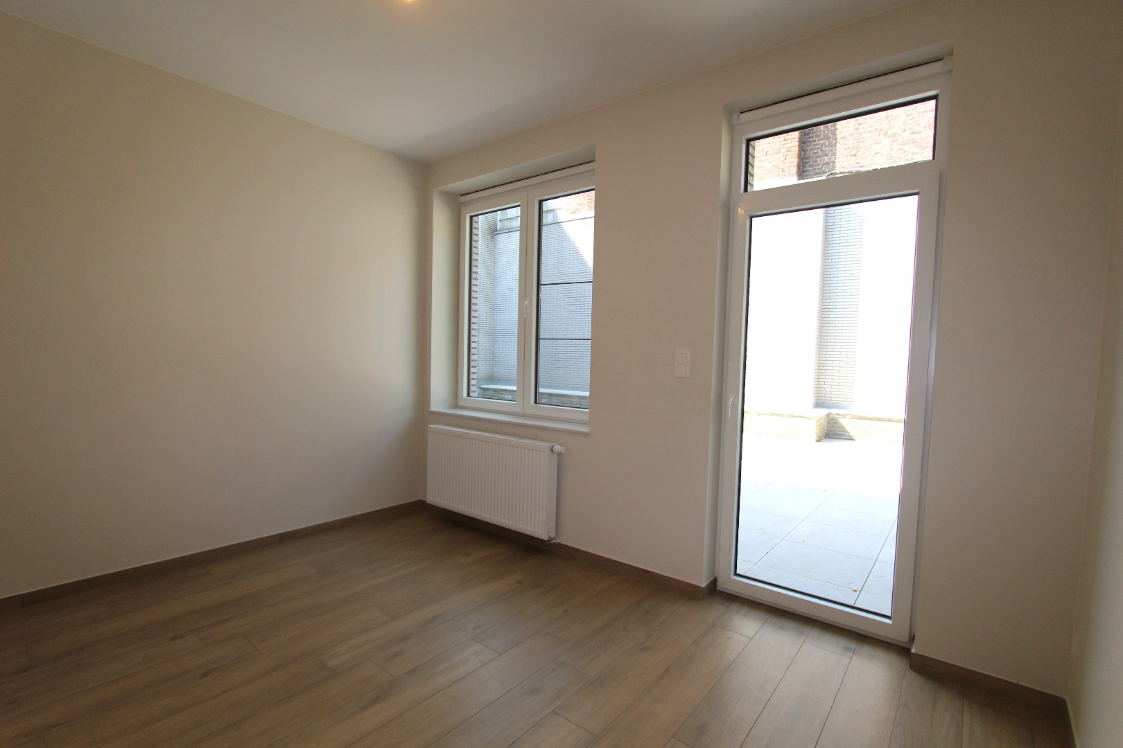 LUXE APPARTEMENT MET GROOT TERRAS - GELIJKVLOERS 