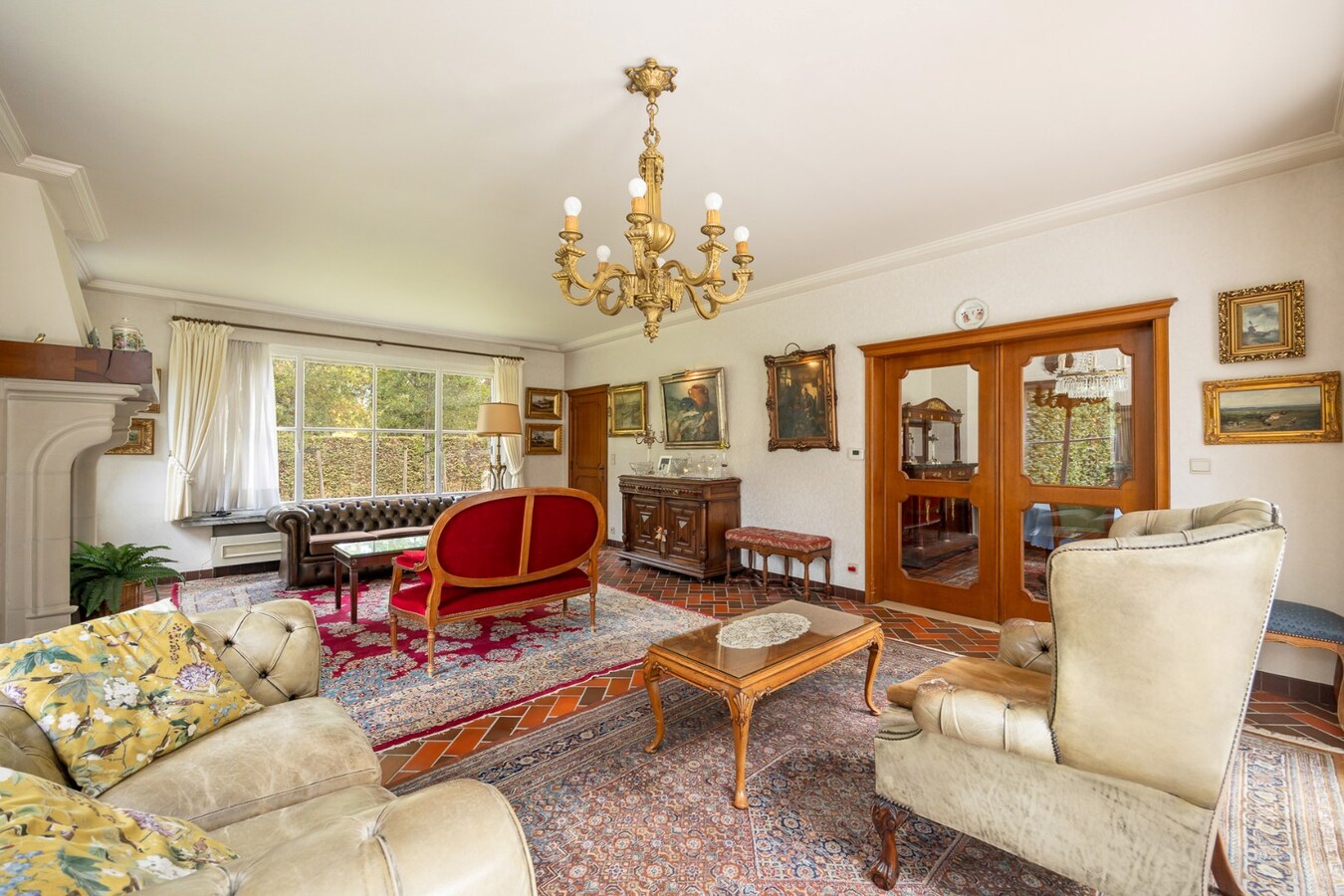 Klassieke villa op een perceel van 3.890 m² met een straatbreedte van 40 meter en Zuid-Oriëntatie te Schilde 