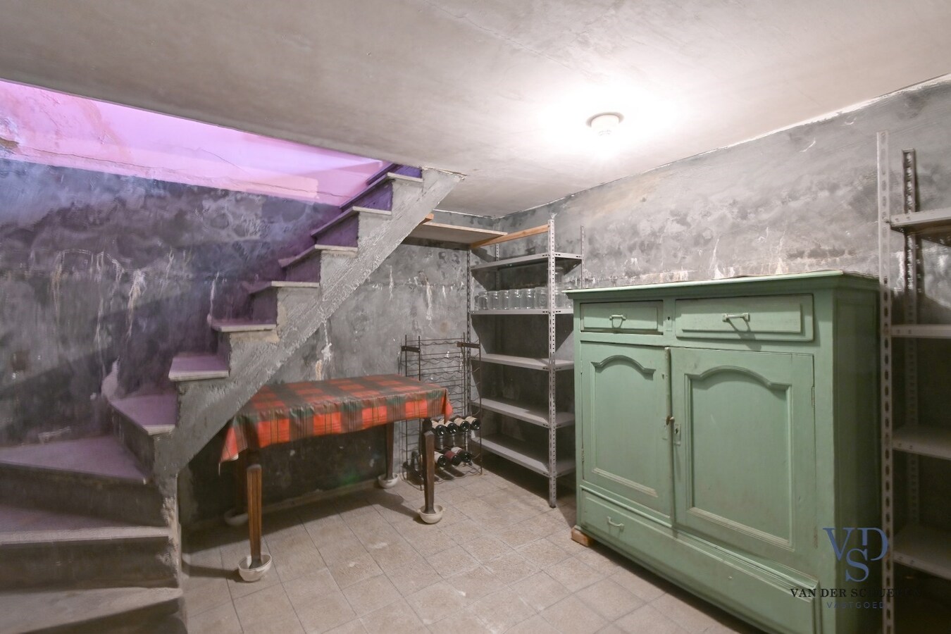 Degelijke bungalowwoning gelegen in een rustige verkaveling 