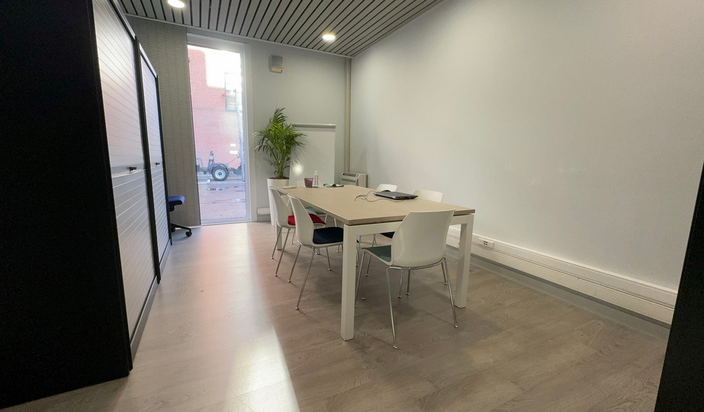 Kantoren te huur aan klaverblad in Gent