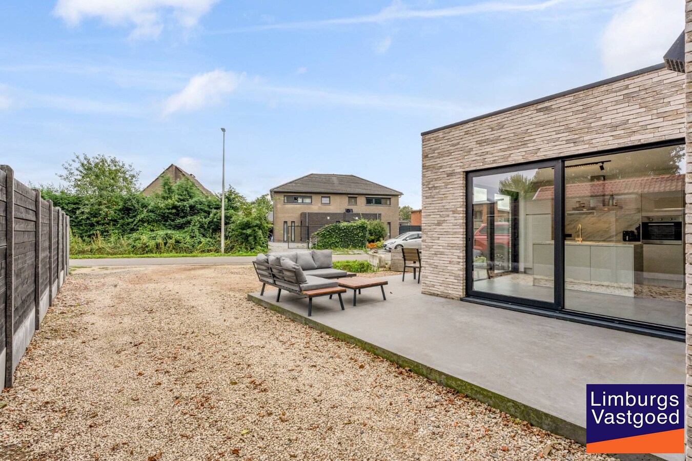 Nieuwbouwwoning, halfopen bebouwing, 3 slpk, 3a 4ca, te Beringen 