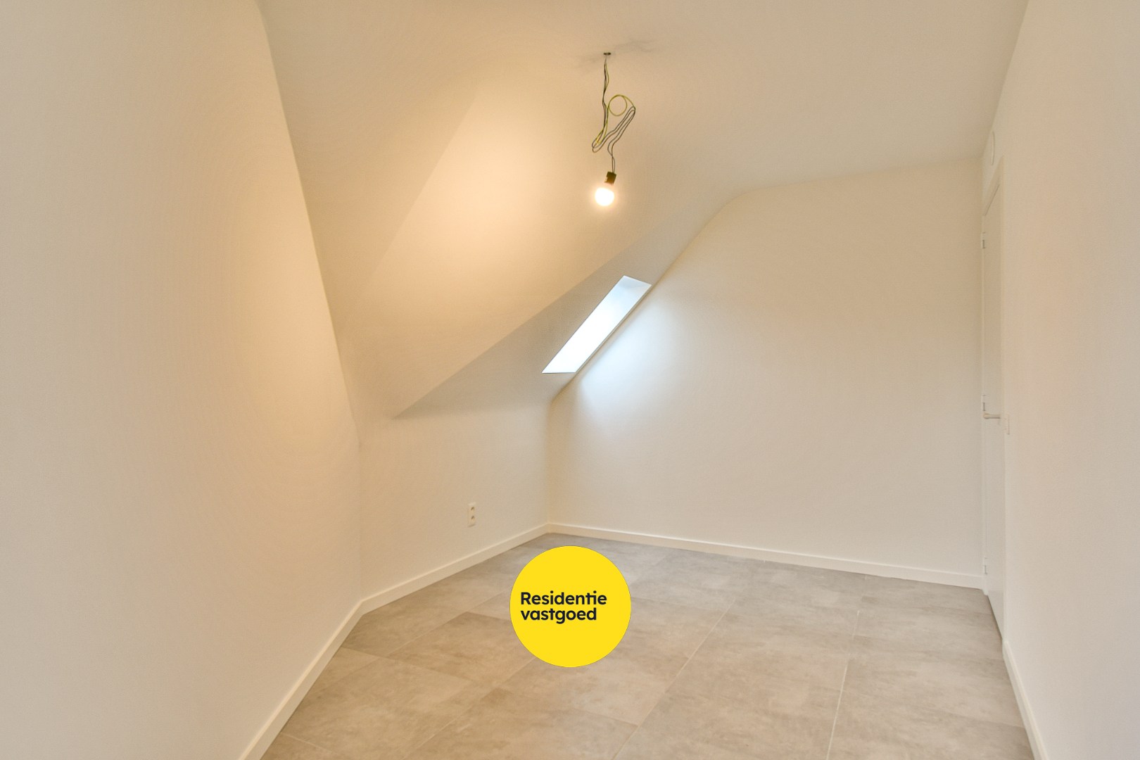 Royaal drie-slaapkamer appartement met ruim terras 