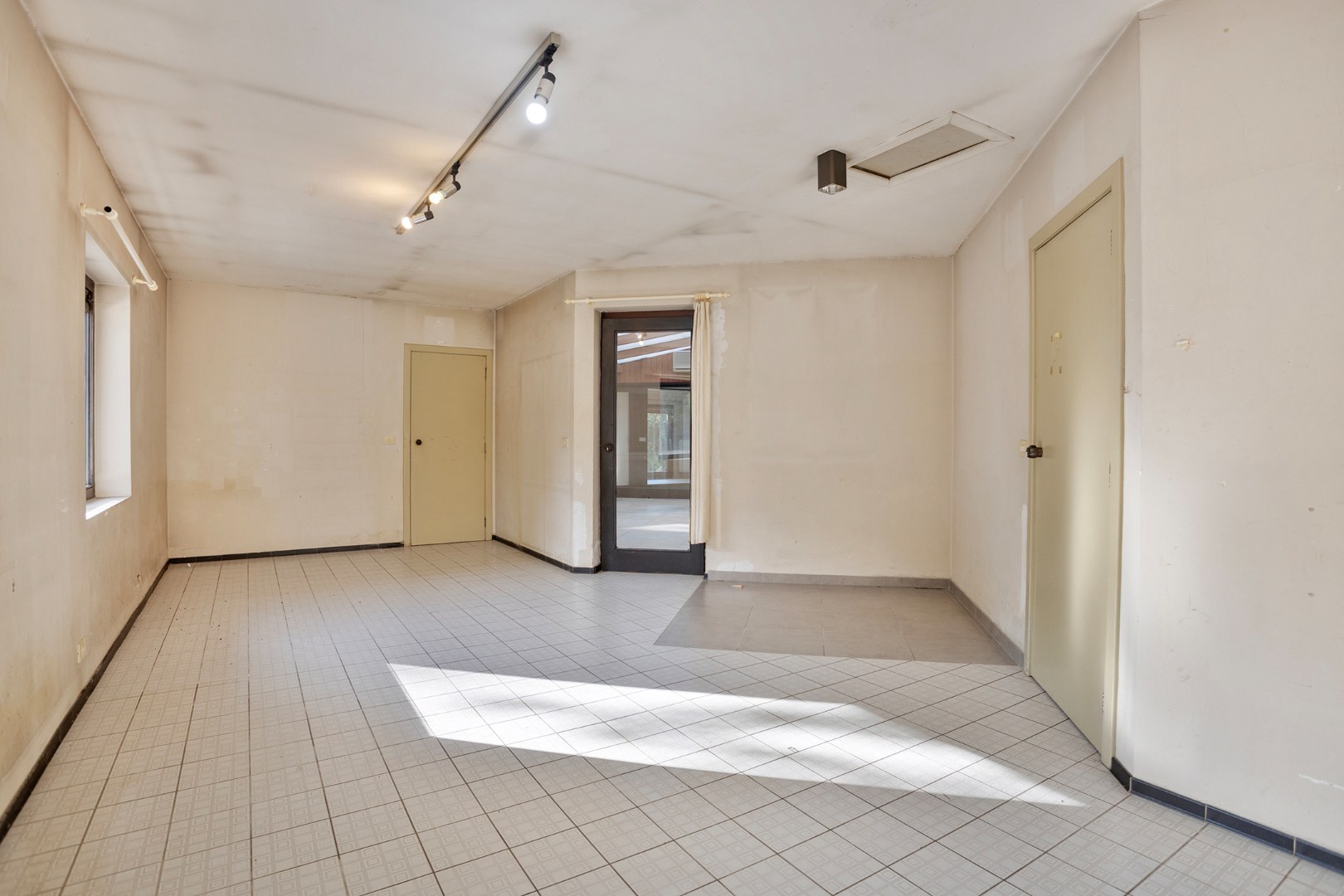 Ruime woning in een doodlopende straat met 4 slaapkamers, 2 badkamers op een prachtig perceel vlak bij het Meerdaalwoud 