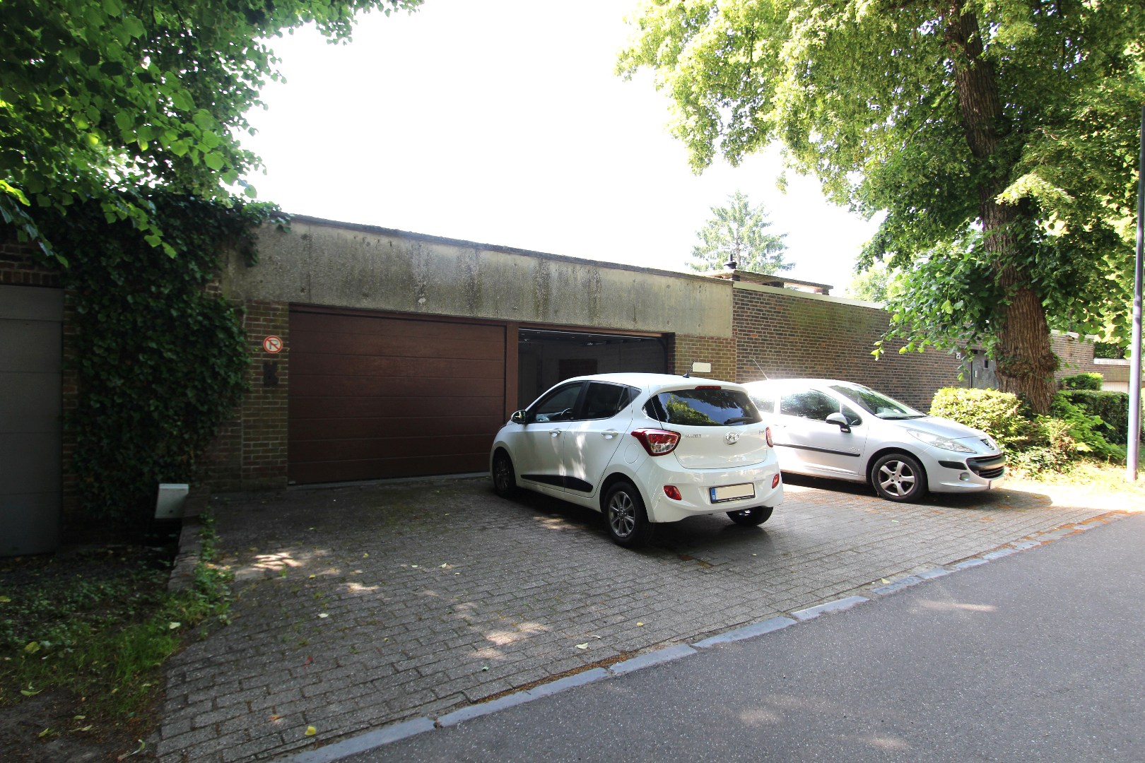 RIANT APPARTEMENT MET 3 SLAAPKAMERS EN GROOT TERRAS 