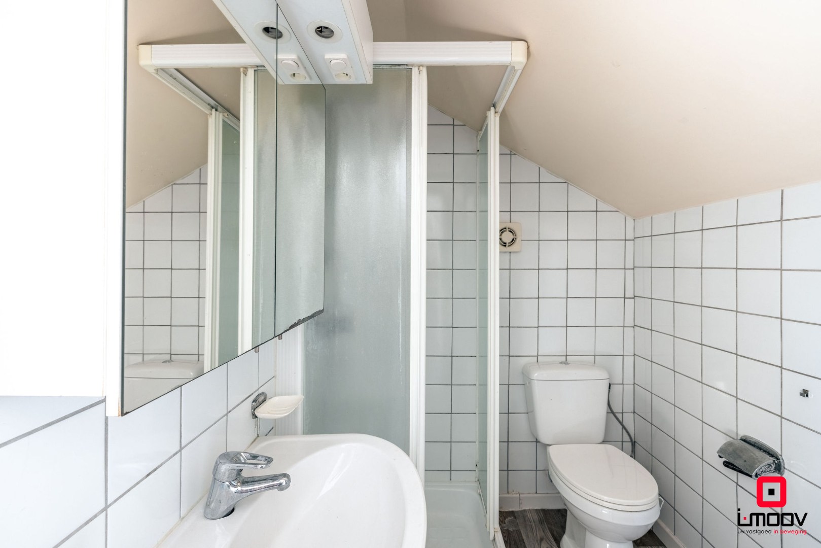 Lichtrijke studio met parkzicht te Sint-Amandsberg 