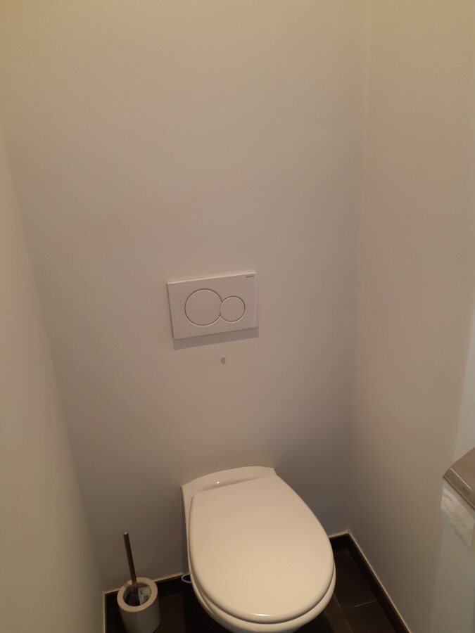 Degelijke, goed gelegen woning. 