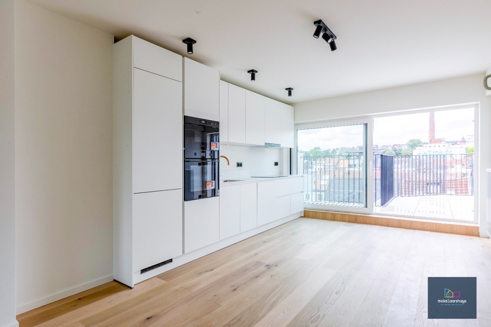 Prachtige penthouse met 2 slaapkamers en  groot terras met uniek uitzicht 