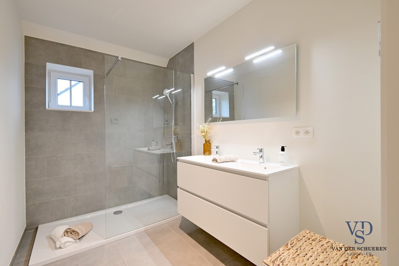 Uitzonderlijke BEN-woning nabij Tiegembos. 