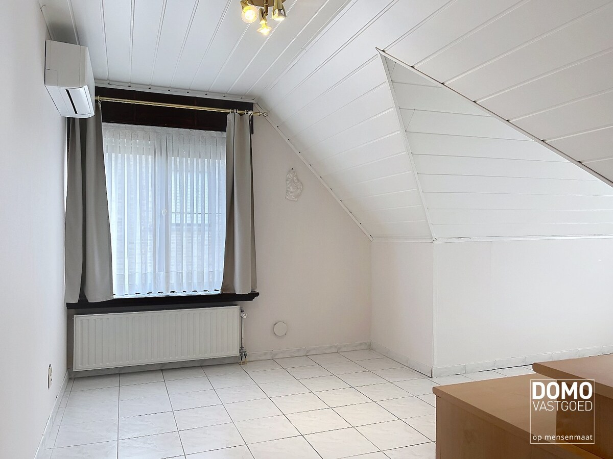 RUIME, LICHTRIJKE OPEN BEBOUWING MET ZONNIGE TUIN TE HALEN 