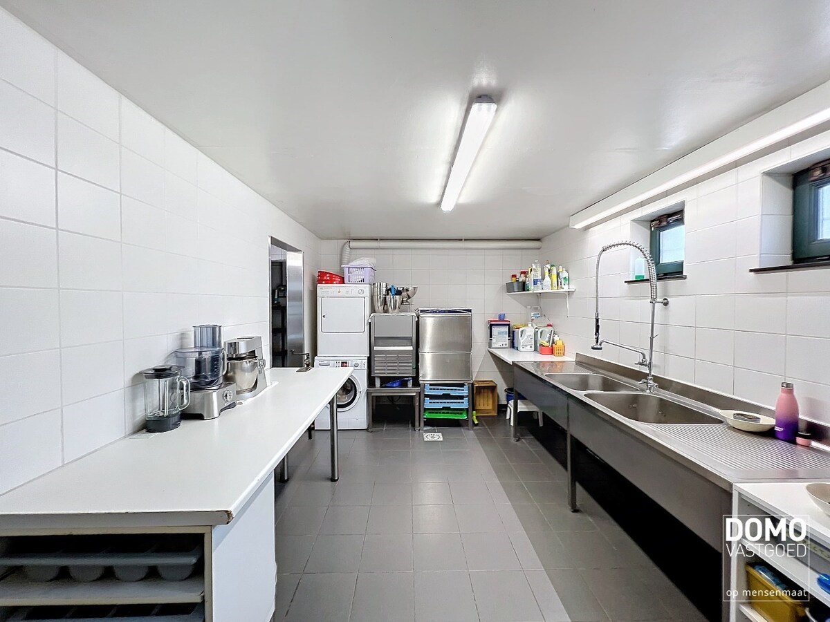 Multifunctioneel handelspand, gunstig gelegen met veel parkeergelegenheid en energielabel C 