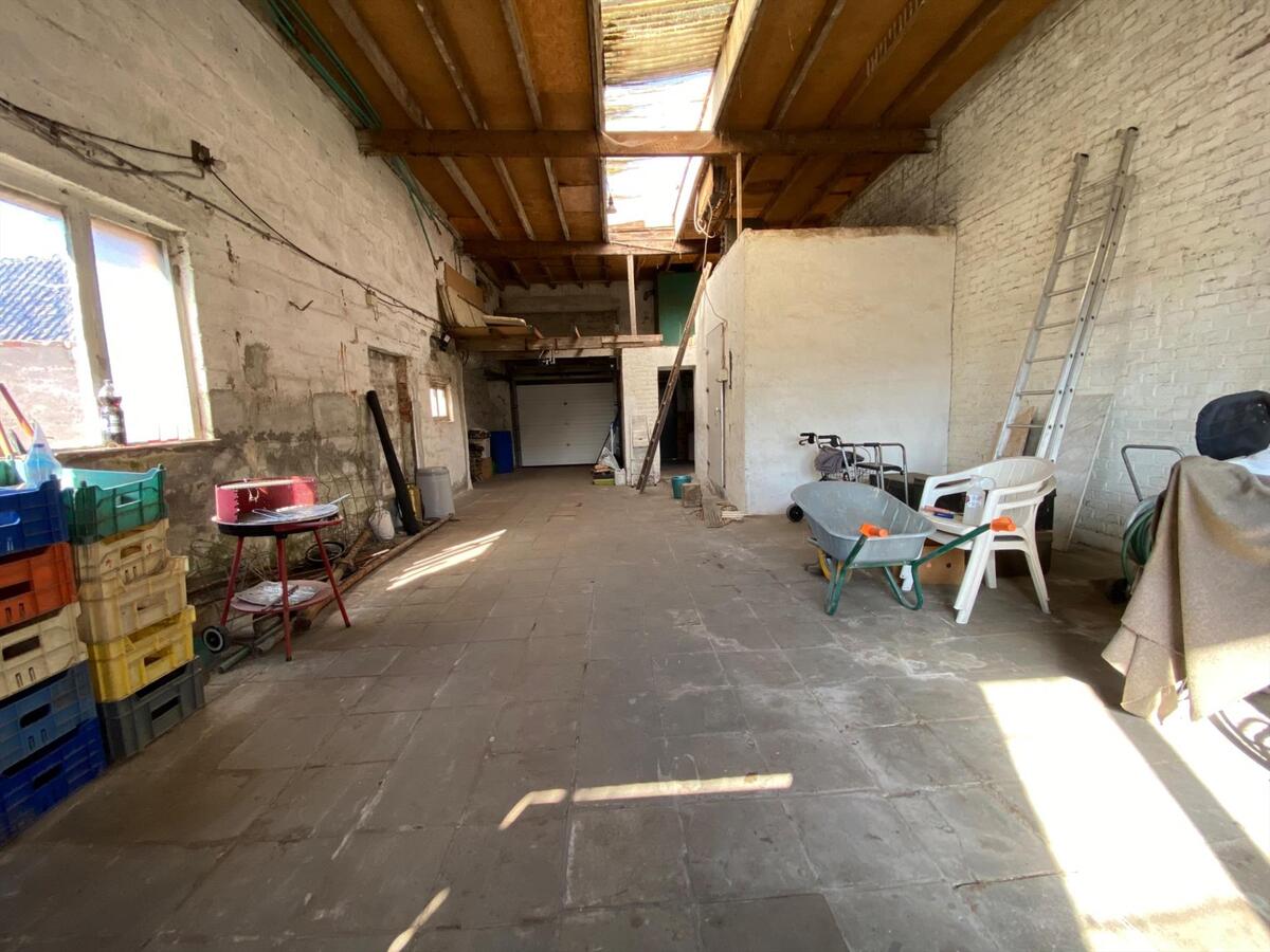 Woning met 3 slaapkamers en loods te Kortemark 