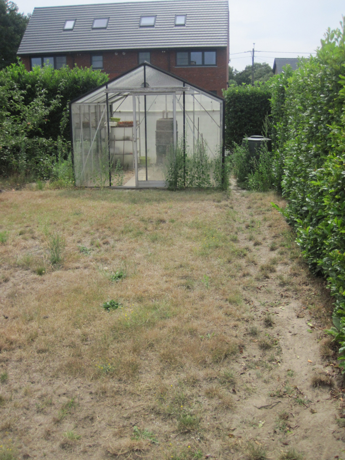 Ruime villa nabij 't Peerdeken. 