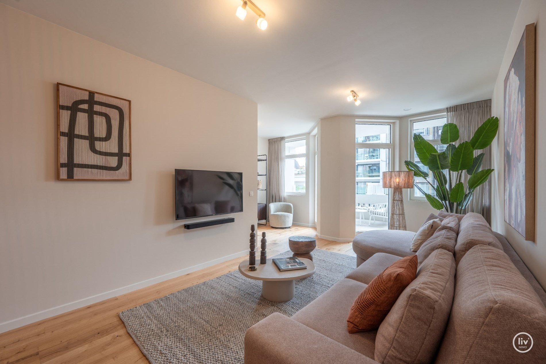 Nieuwbouw appartement met 3 slaapkamers gelegen in de Lippenslaan, het appartement is compleet gemeubeld. 