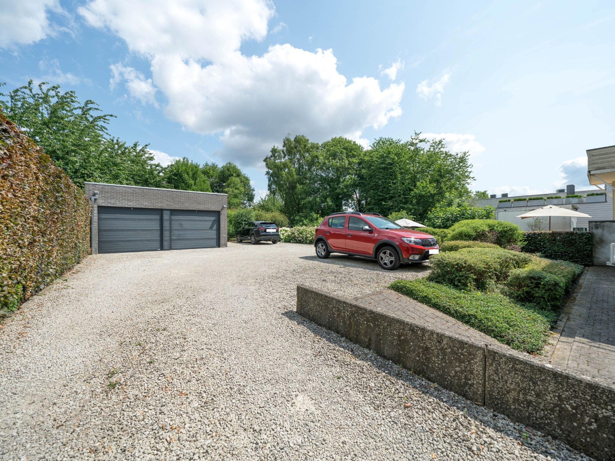 Recent 1-kamer appartement met staanplaats en kelder 