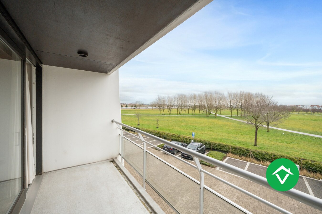 Instapklaar appartement met 2 slaapkamers en grote garage te Nieuwpoort 