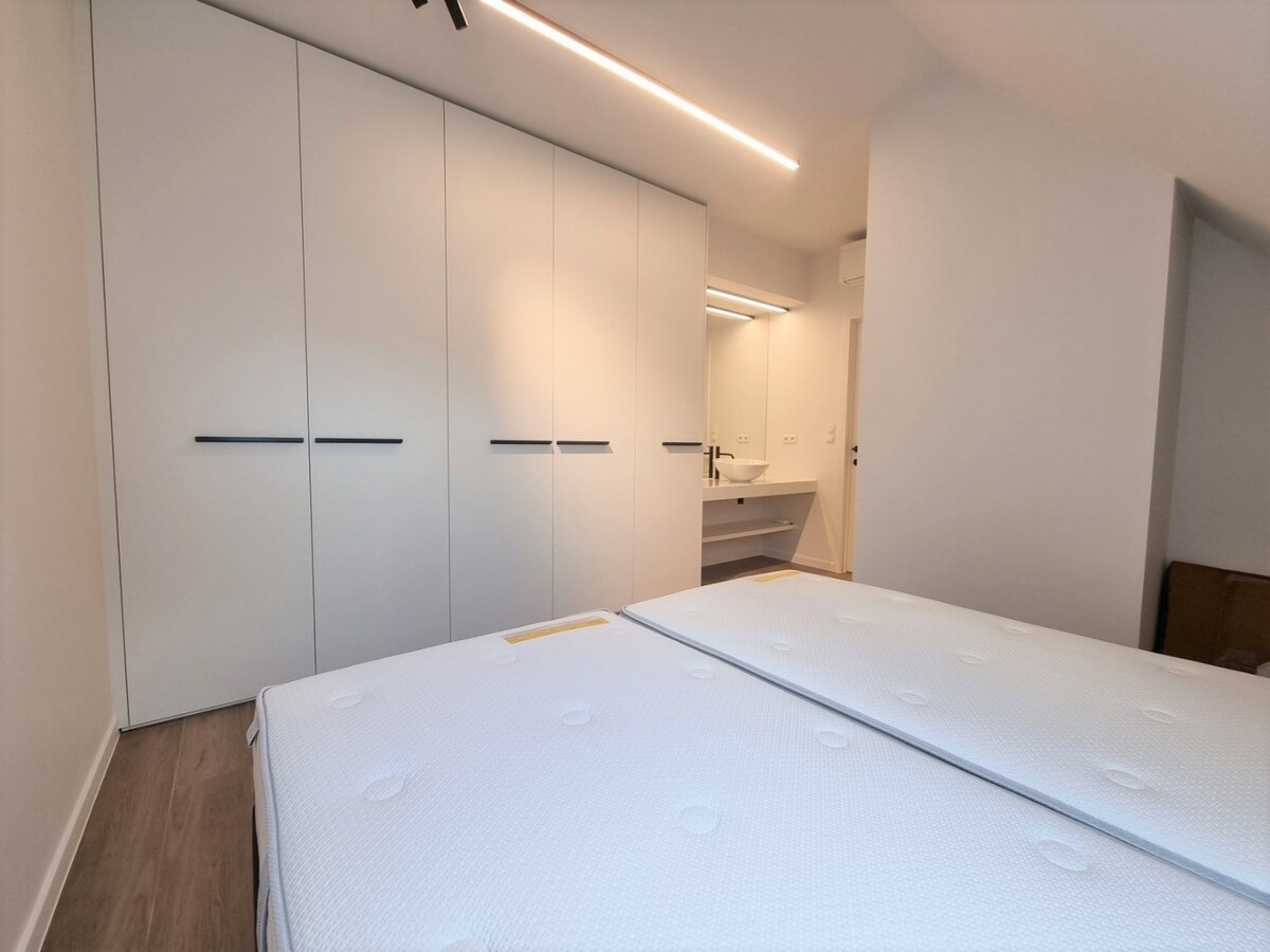 Prachtig, zeer luxueus nieuwbouwappartement met groot terras en open zichten - Heist 