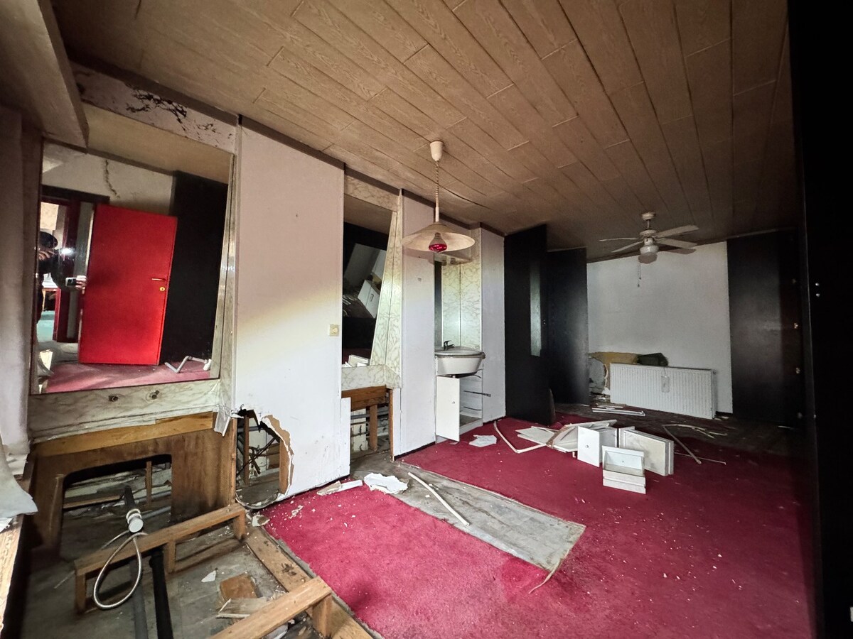 Te renoveren handelshuis te Eernegem 