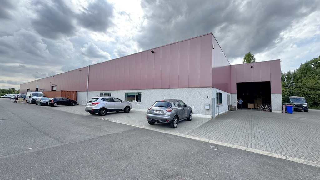 Instapklare bedrijfsunits te huur nabij E313 te Wommelgem