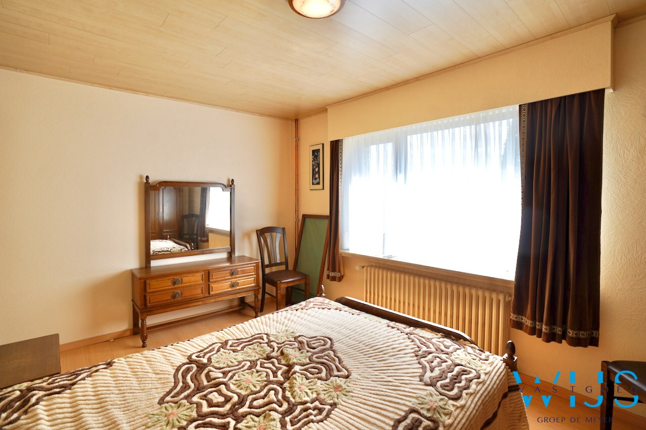 Ruime bungalow op 1000m² met prachtig uitzicht te Boekhoute ! 