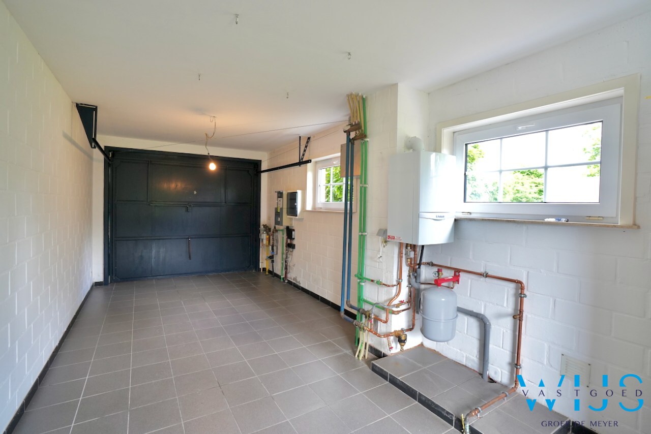 Zeer goed gelegen villa in aangename wijk te OOSTAKKER ! 
