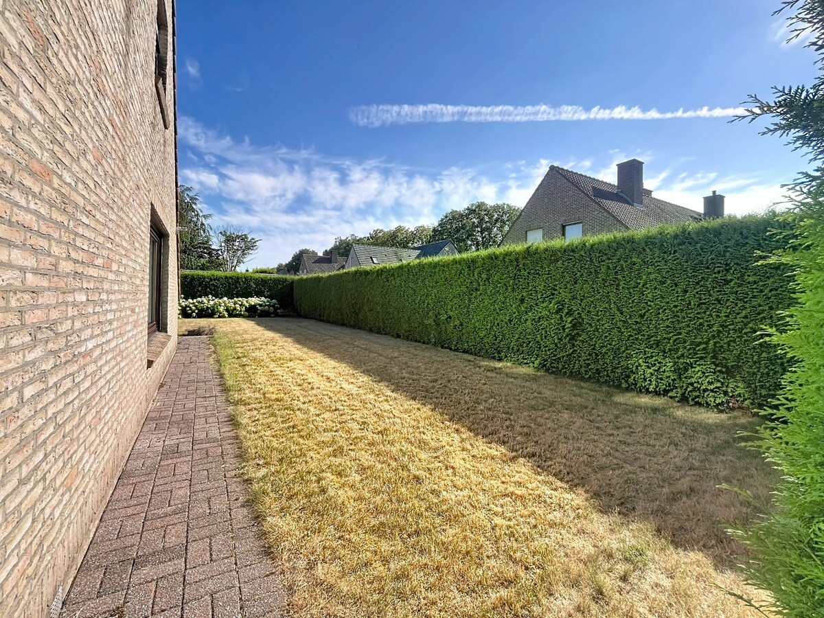 Ruime  halfopen woning met 3 slaapkamers in centrum Aalter 