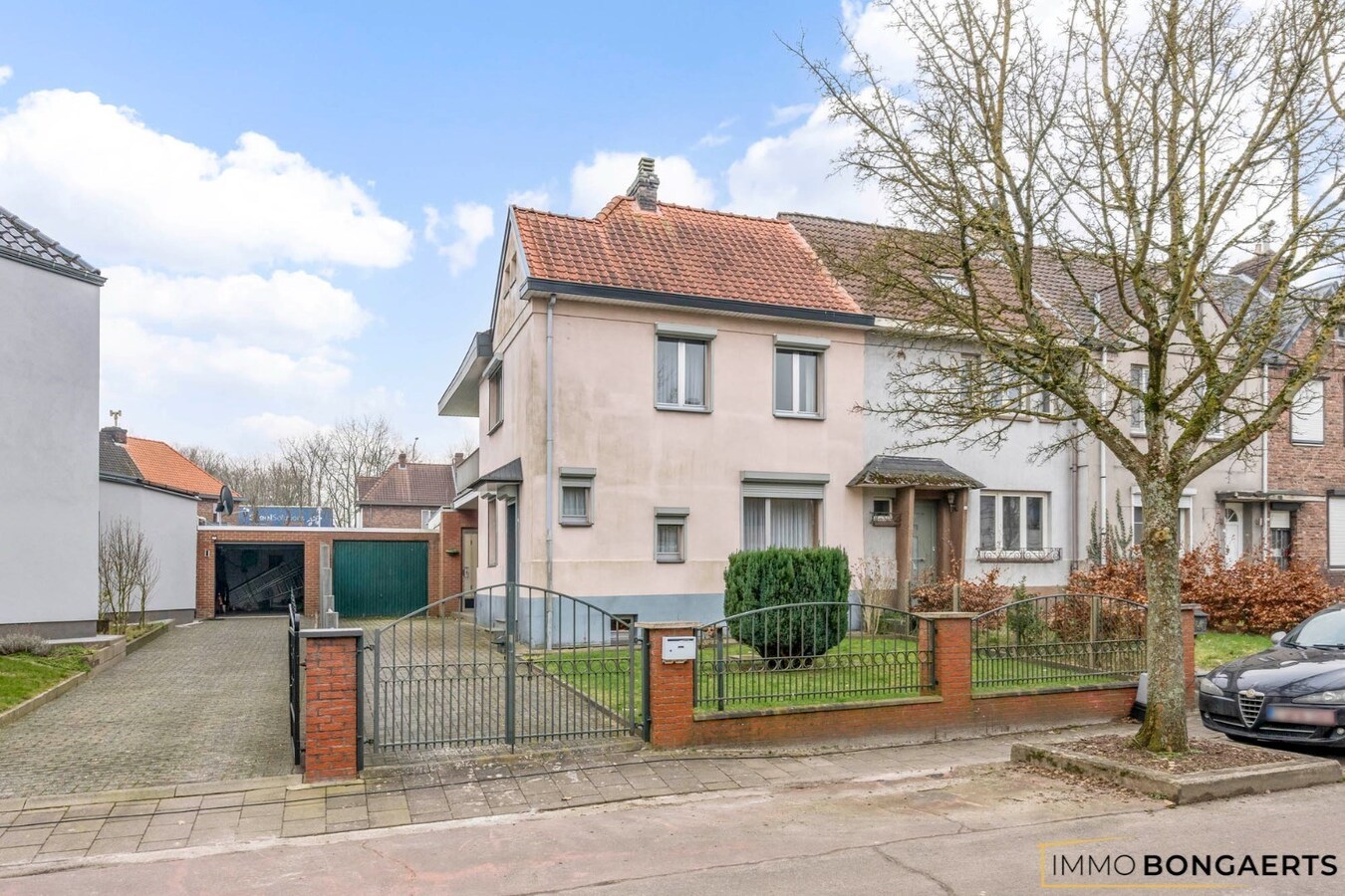 Ruime woning met vier slaapkamers 