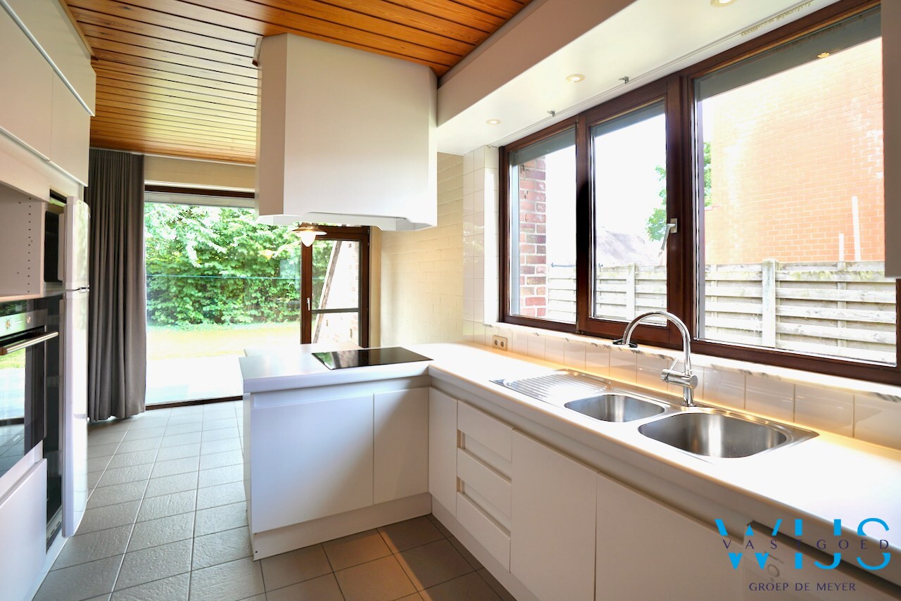 WIJS woonhuis op ideaal perceel van 738m² te Rieme ! 