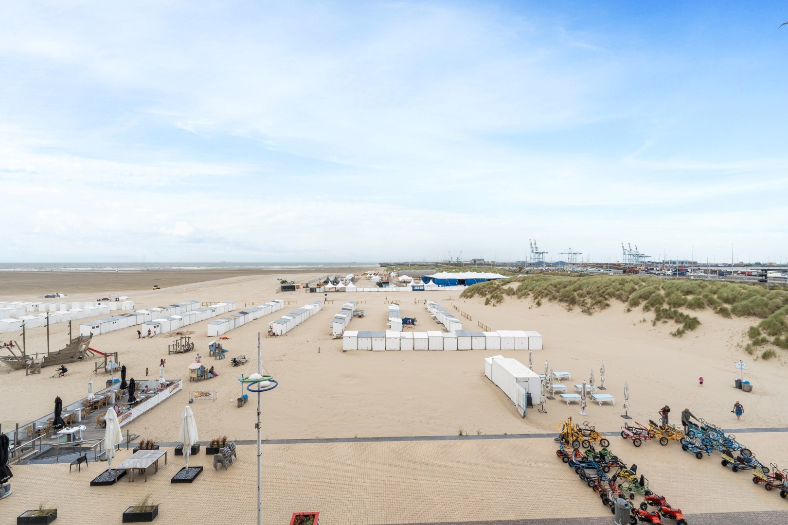 Ruim appartement met 2 slaapkamer op de Zeedijk 