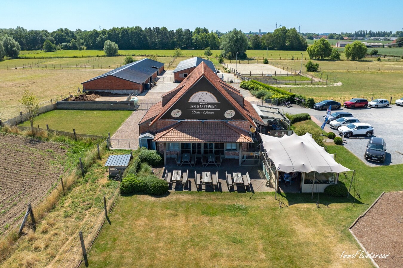 Unieke eigendom met paardenaccommodatie op 33.647 m² in Menen 