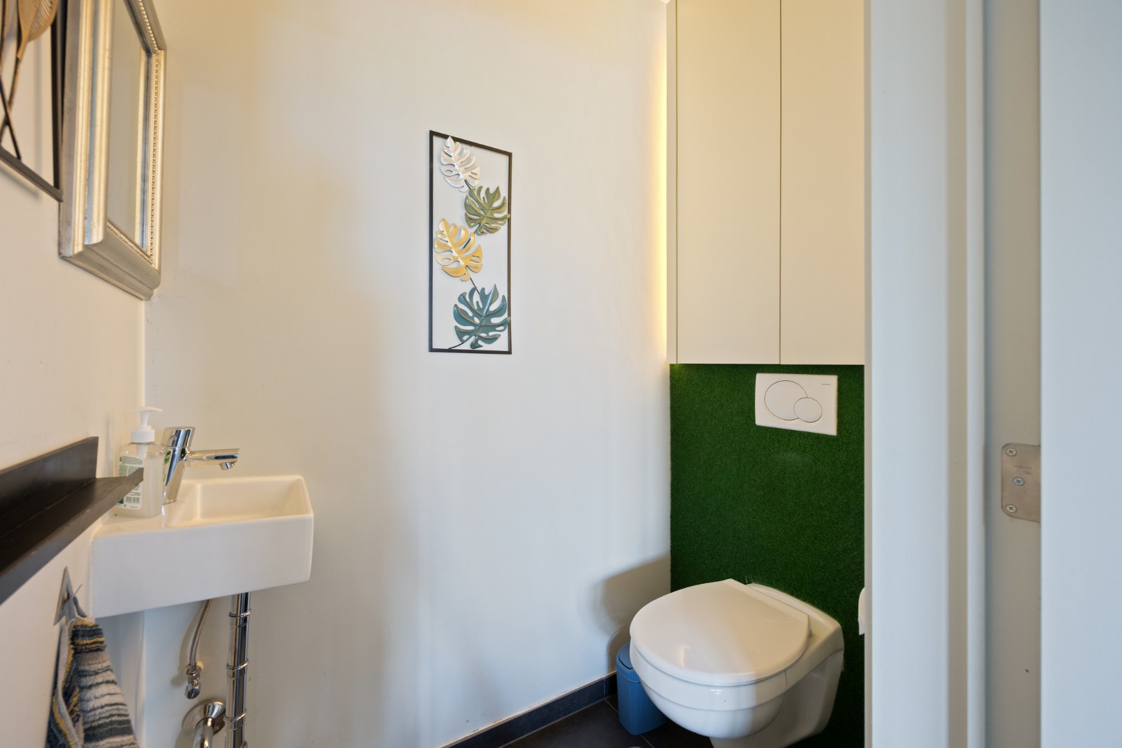 Instapklaar dakappartement met 2-3 slpk. en ruim terras in Olen-centrum 