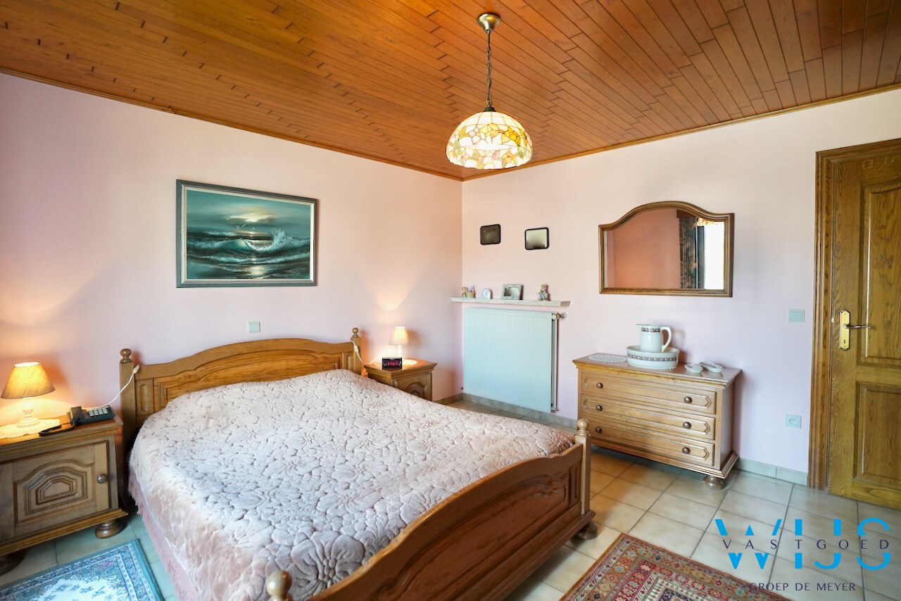 Ongelooflijk goed onderhouden bungalow te Bassevelde ! 