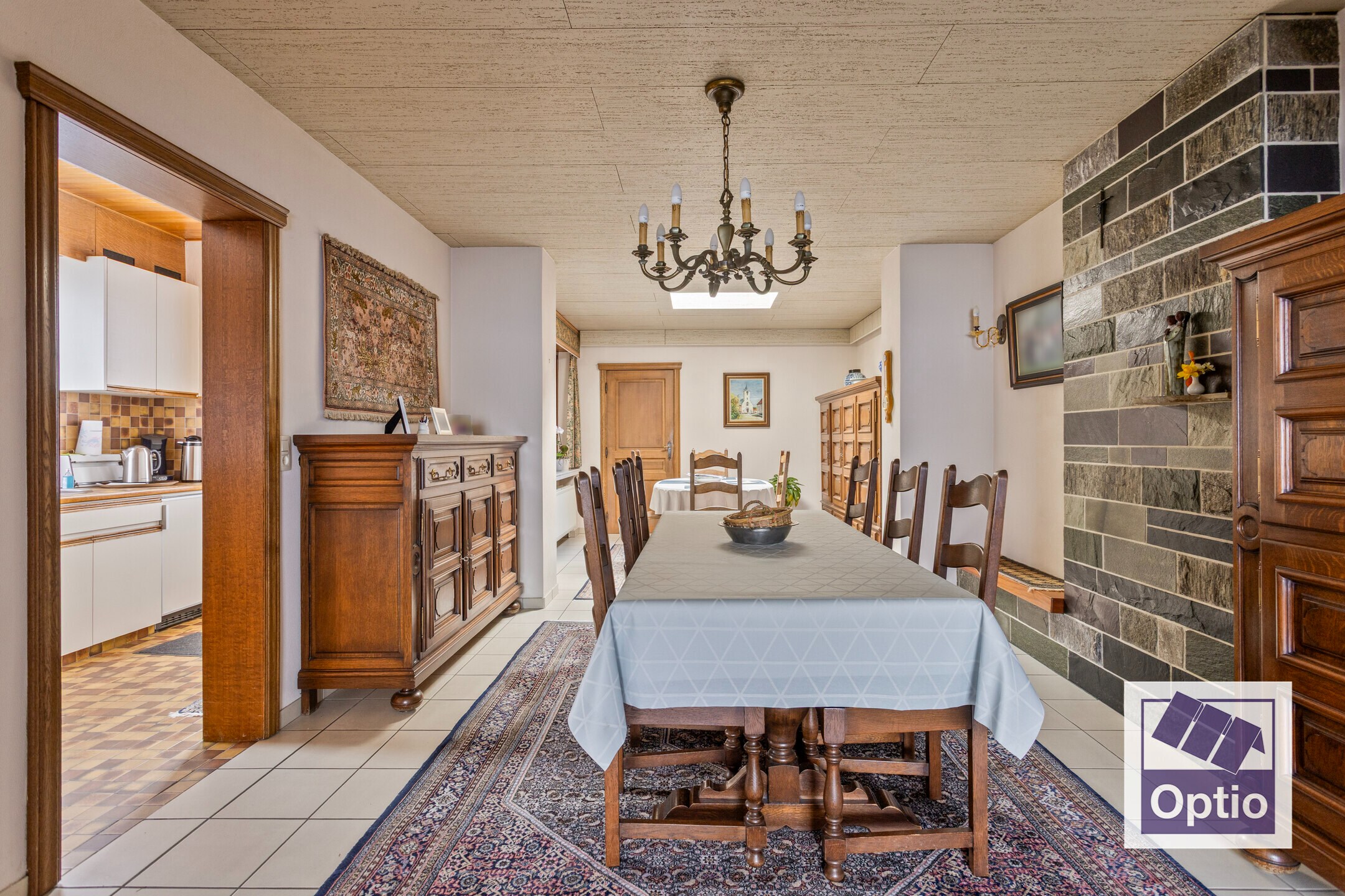 Woning met 5 slaapkamers en grote tuin. 