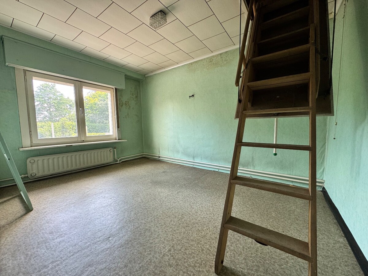 Ruime woning met 5 slaapkamers, tuin en garage in Wingene 